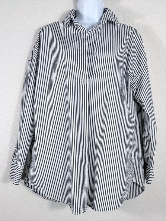 Uniqlo Tops - Uniqlo Striped Dark Gray and White Button-Front Shirt Women’s Size L